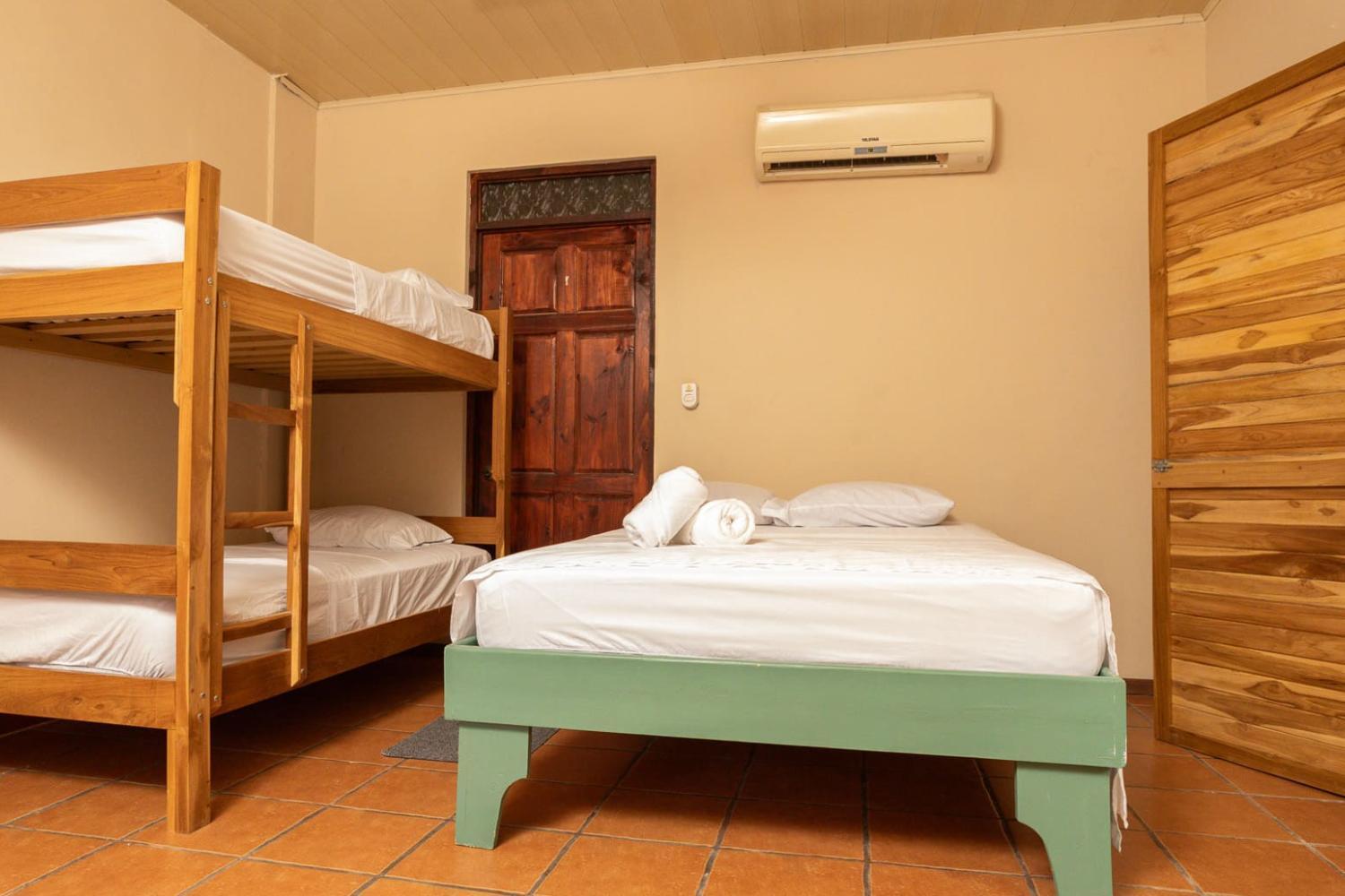 Hospedaje Papalotes Quepos Exterior foto