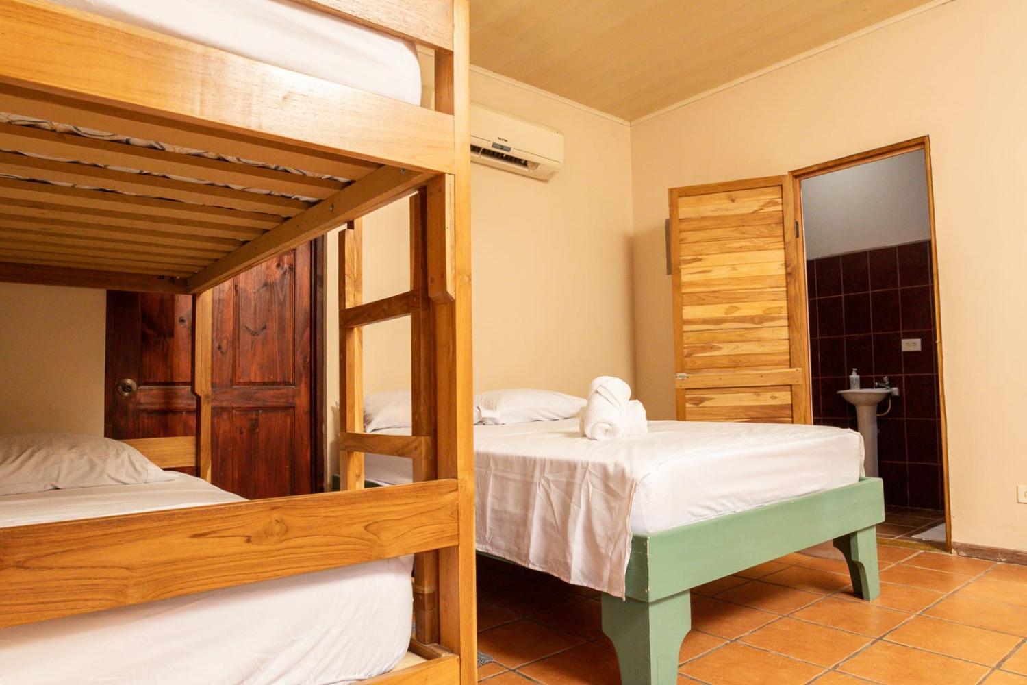 Hospedaje Papalotes Quepos Exterior foto